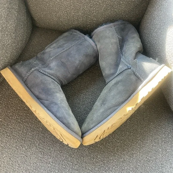 UGG Classic  Boots - Navy Blue  Size 8 - Picture 2 of 5